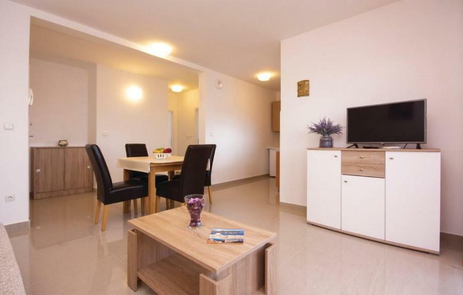 Apartmani Korenika بروداريكا المظهر الخارجي الصورة